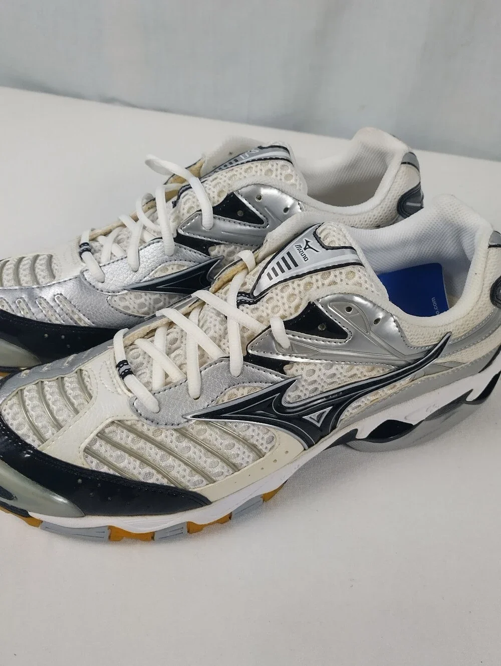 Mizuno Women's Size 12 Wave Lightning 6 Volleyball Shoes White Silver Black New